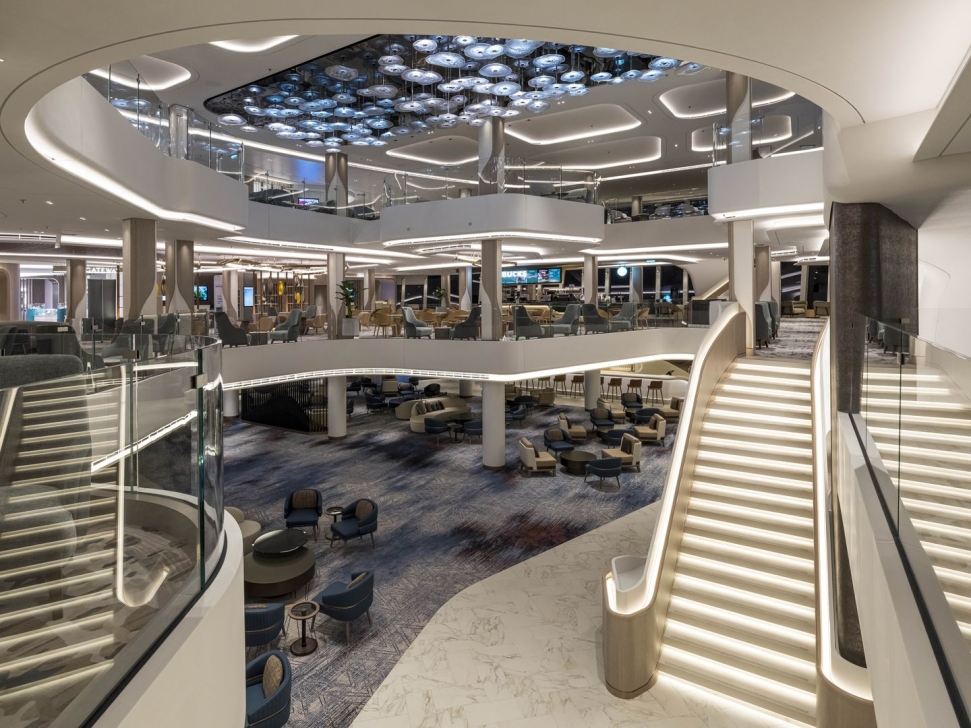 PRECIOSA_Lighting_Royal_Caribbean_CS Norwegian Luna_©_marine_interior_images_03_fullhd