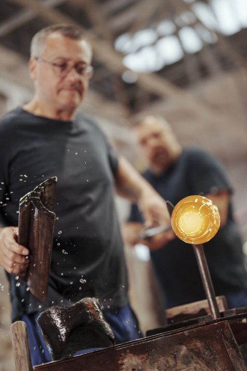PRECIOSA_Lighting_AHEAD_Award_MakingOf_Trophy_Jan_Dolezal_11