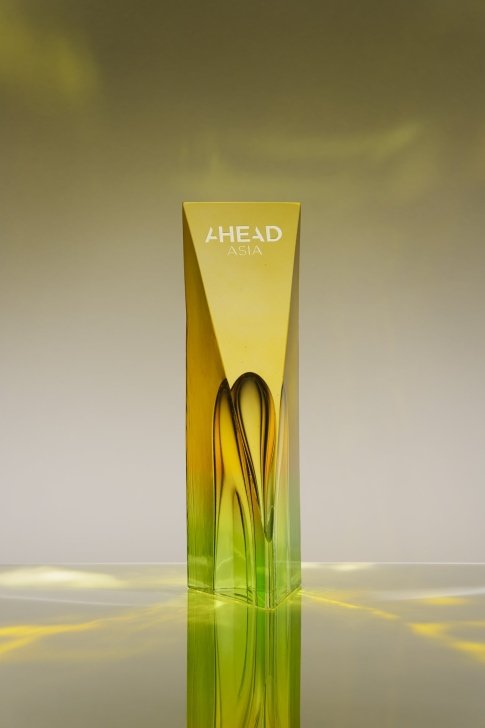 PRECIOSA_Lighting_AHEAD_Award_ProductPhoto_Trophy_Jan_Doležal_3