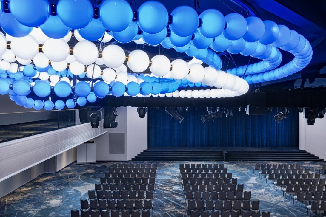Blue and white Pearl Drop