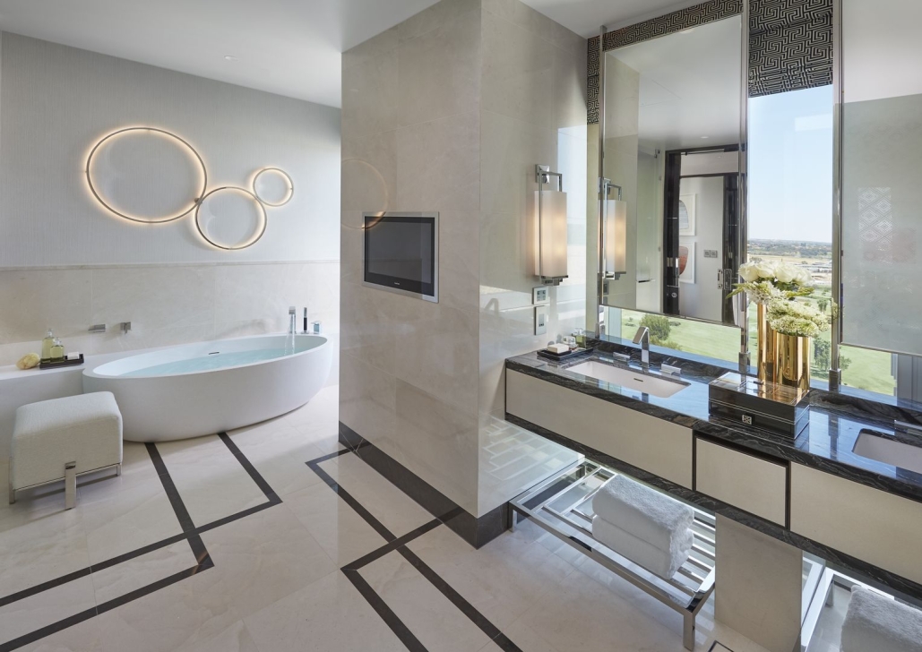 Lighting in the bathroom with bath