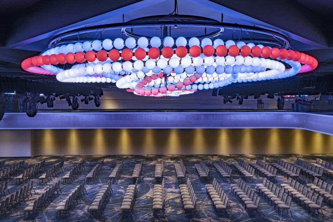 Marriott-Marquis colour installation