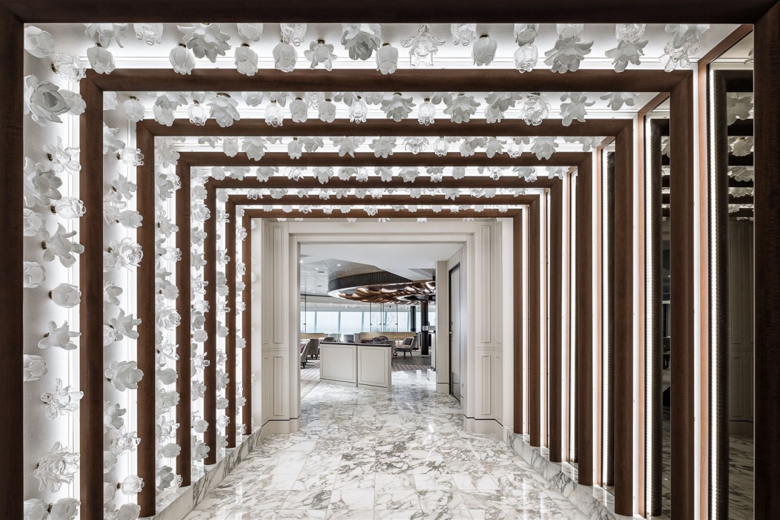 Corridor with crystal flowers