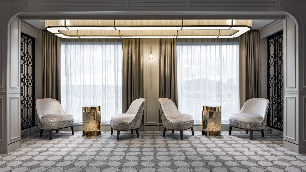 Lounge with organza lamp