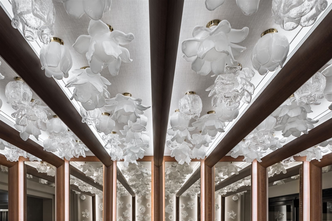 Tunnel of hand-blown crystal flowers