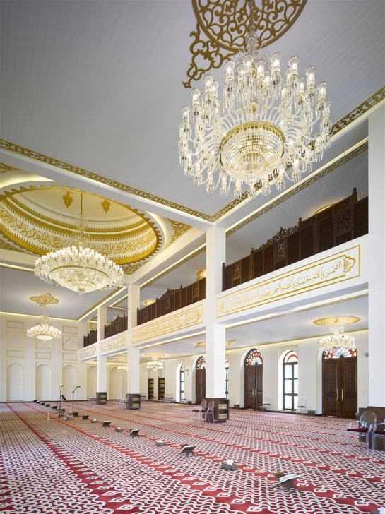 Crystal chandeliers for mosque