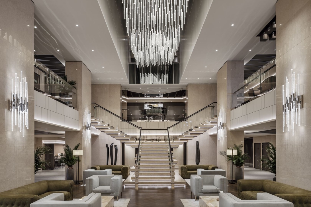 Luminaire made of 400 crystal rods