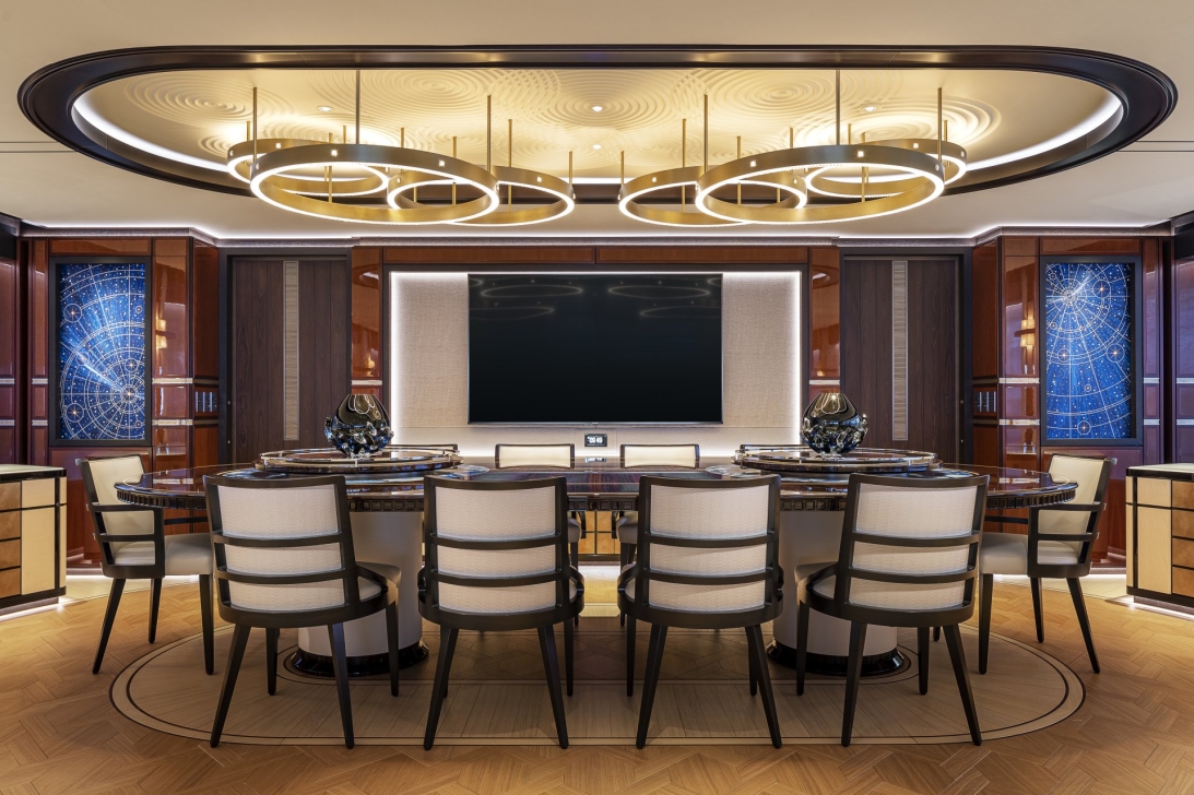 Dining table with crystal lamp
