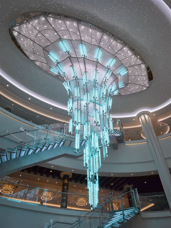 Luminous crystal installation
