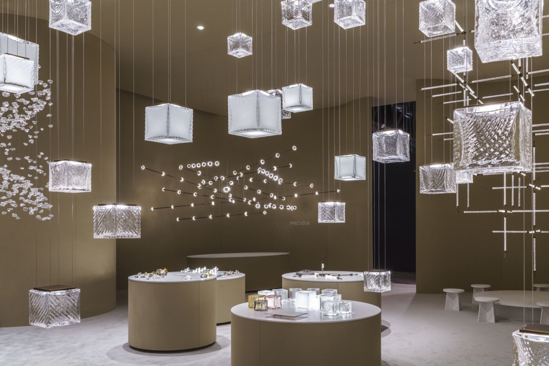 PRECIOSA_Lighting_Euroluce_2025_Stand (2)_fullhd