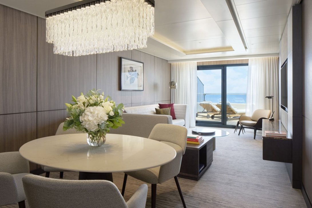 PRECIOSA_Lighting_Ritz_Carlton_Yacht_Luminara_LU_2025_Edgardo Contreras_The Concierge Suite_001_fullhd