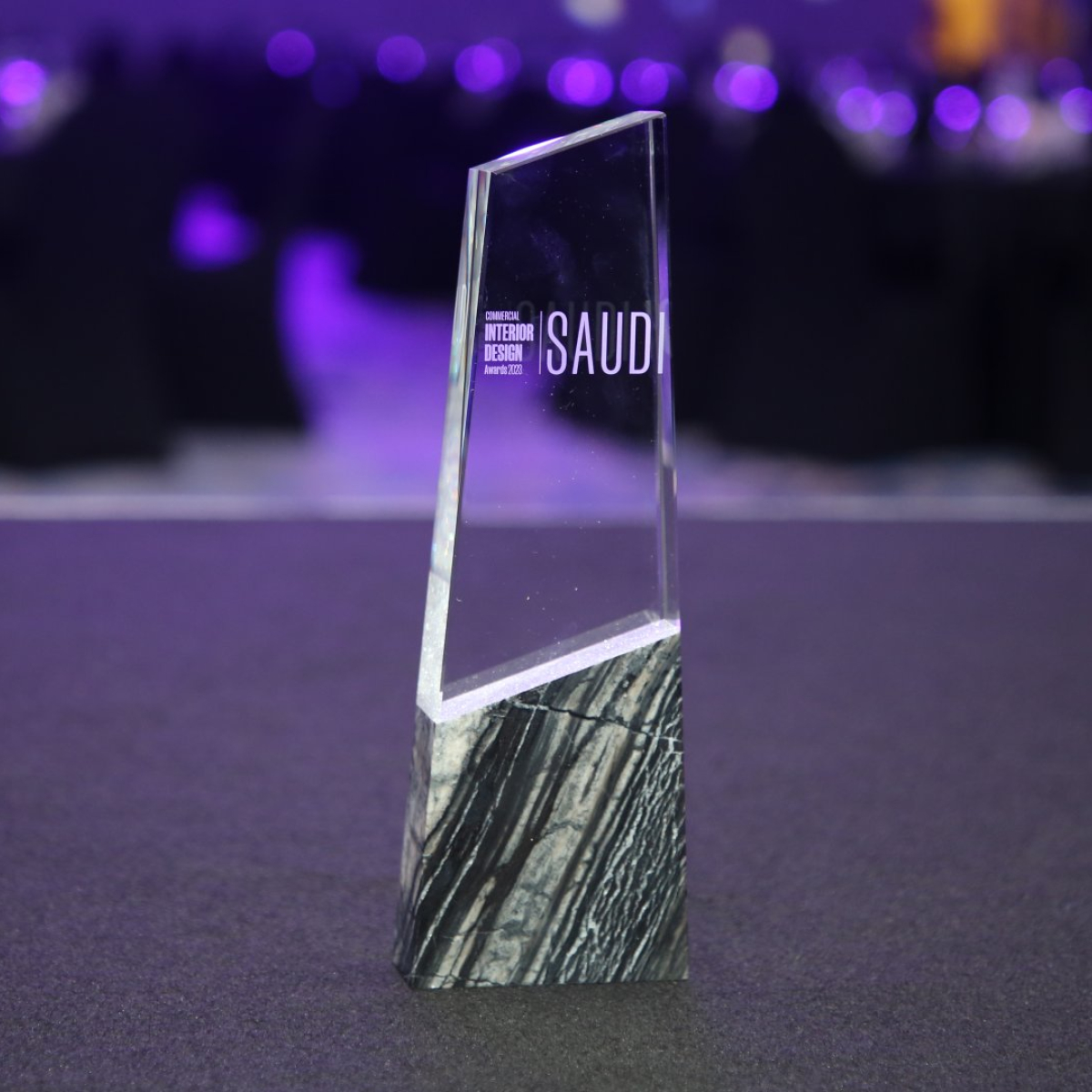 Skleněná křišťálová trofej