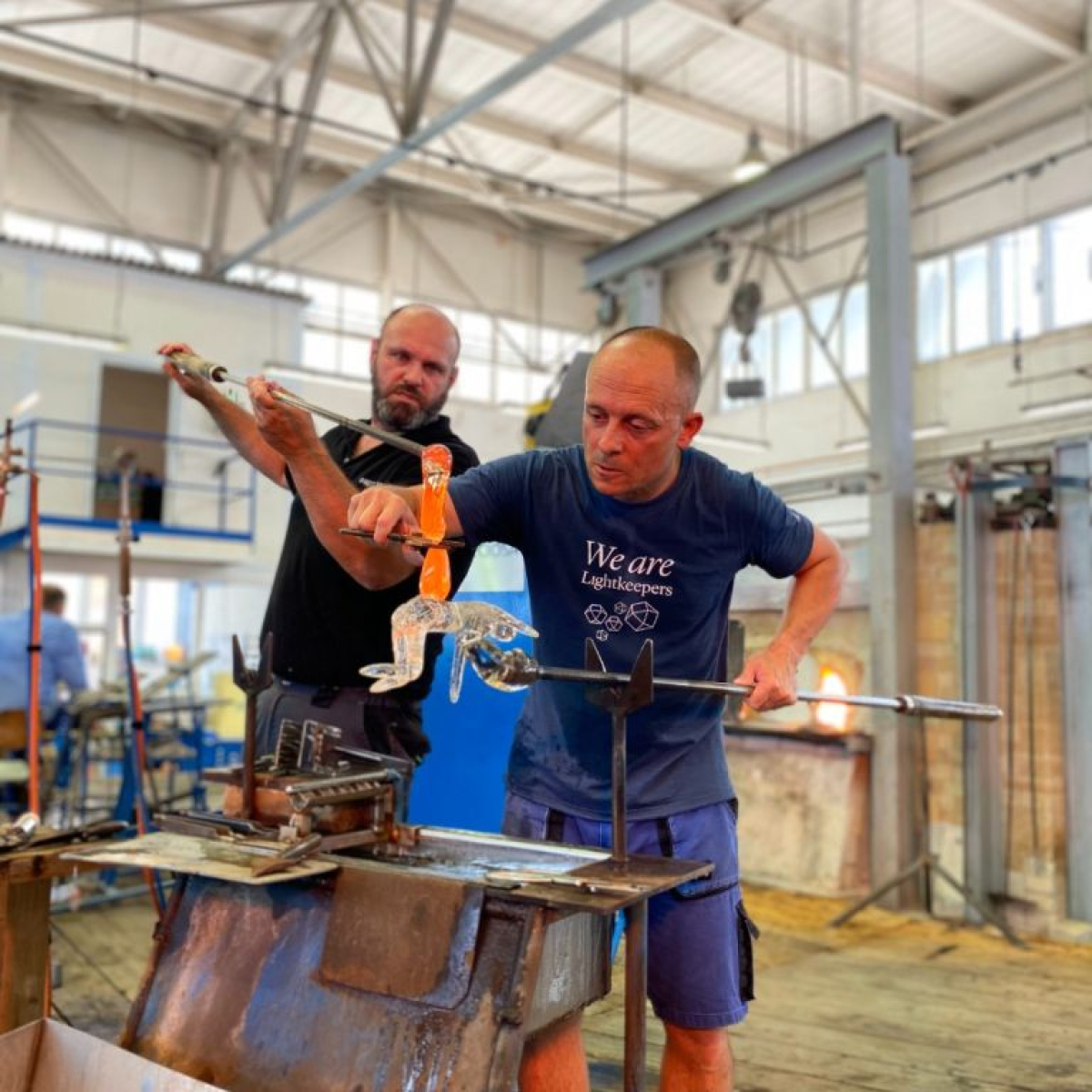 Sklářská výroba panenky Unicef