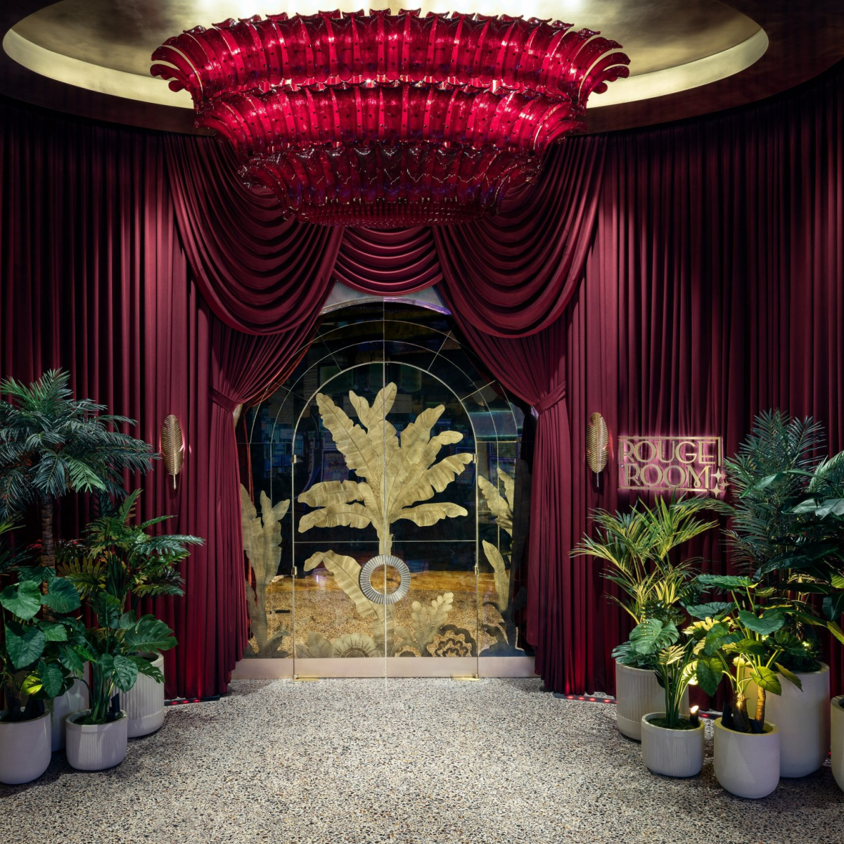 PRECIOSA_Lighting_Rouge_Room_Entrace_Exterior_Closed