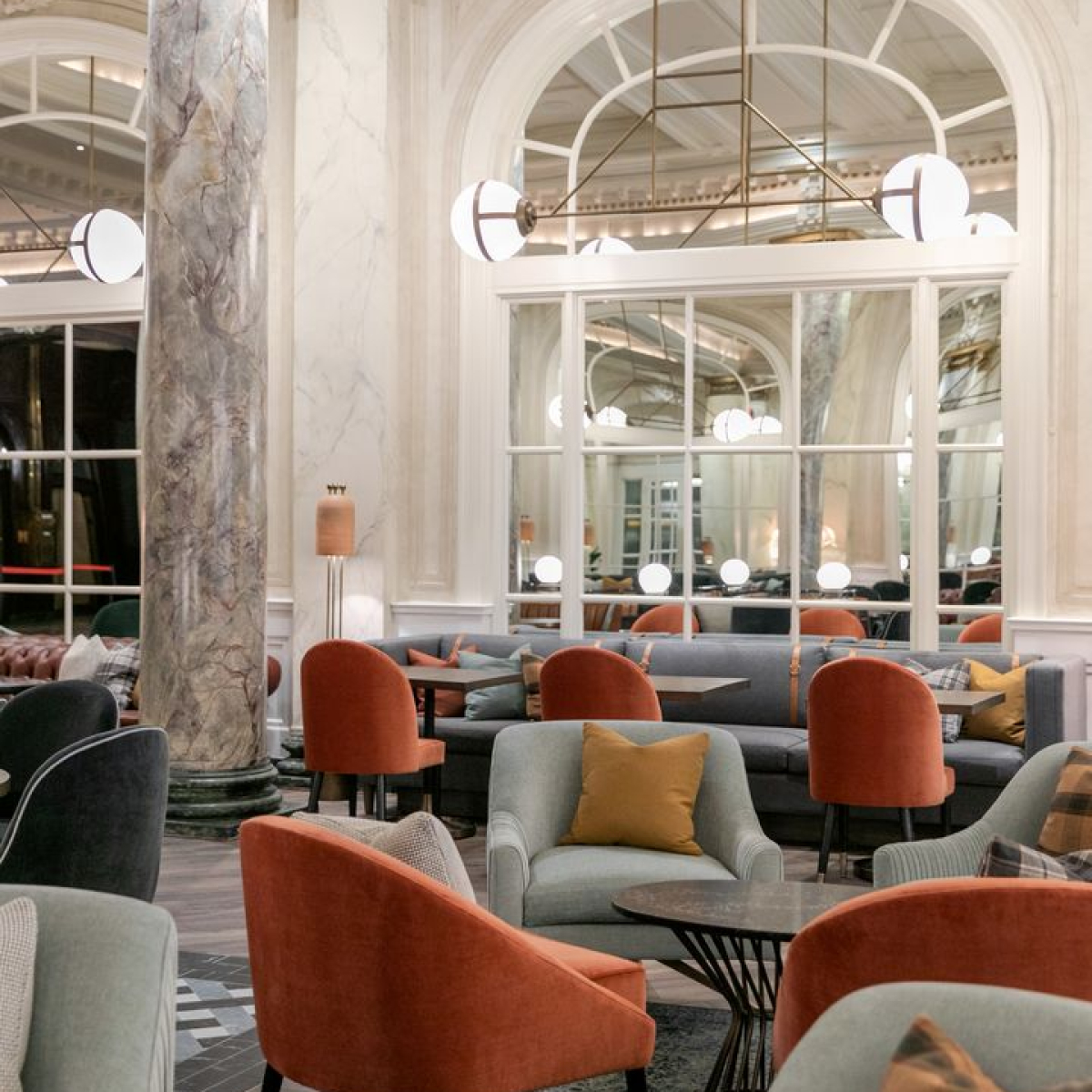 PRECIOSA_Lighting_Fairmont_Chateau_Lake_Louise_Canada_Photo_By_Jamie_Anholt_6_full_fullhd