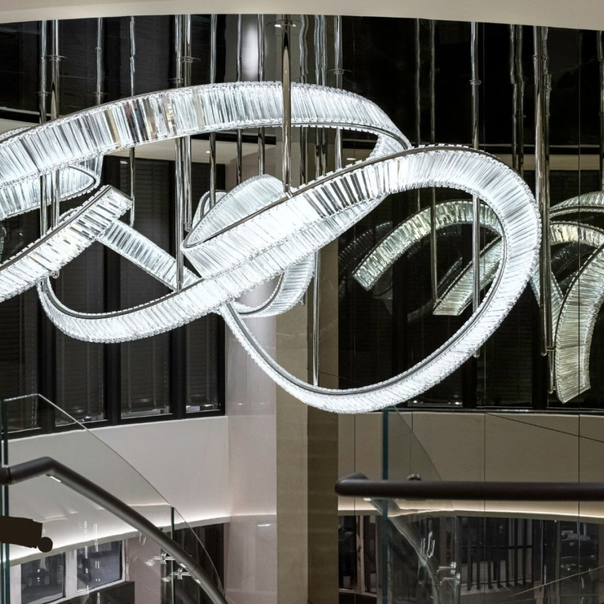 2192x1212-Explora-II-retus