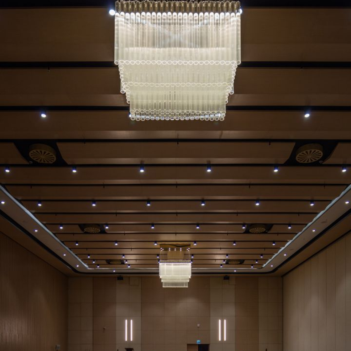 PRECIOSA_Lighting_15_PAE_304_15_PAE_368_15_PAE_386_Kigali_Convention_Centre_Rwanda_2016_Photographer_Igor_Zacharov_22_full_fullhd