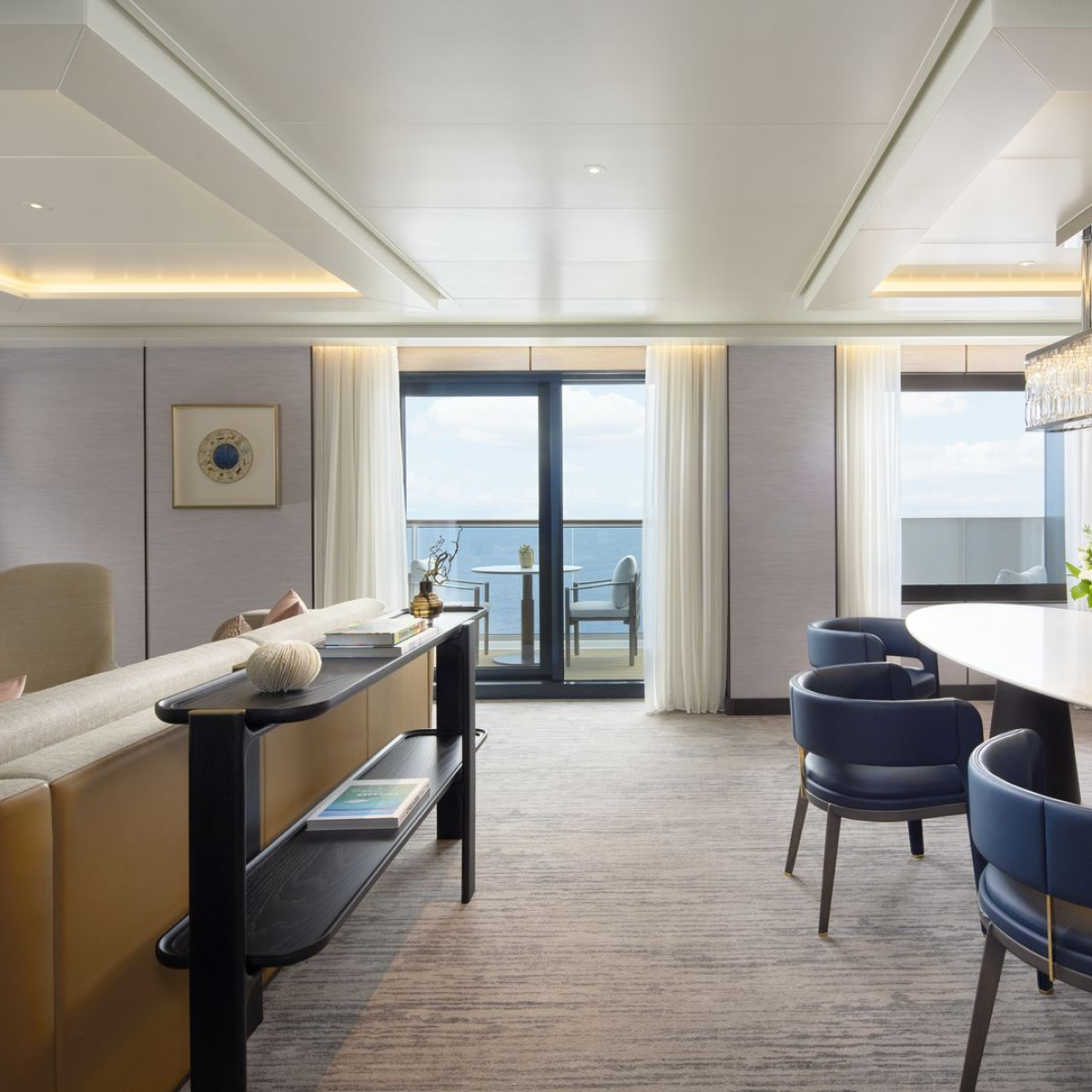 PRECIOSA_Lighting_Ritz_Carlton_Yacht_Luminara_LU_2025_Edgardo Contreras_The View Suite_001a_fullhd