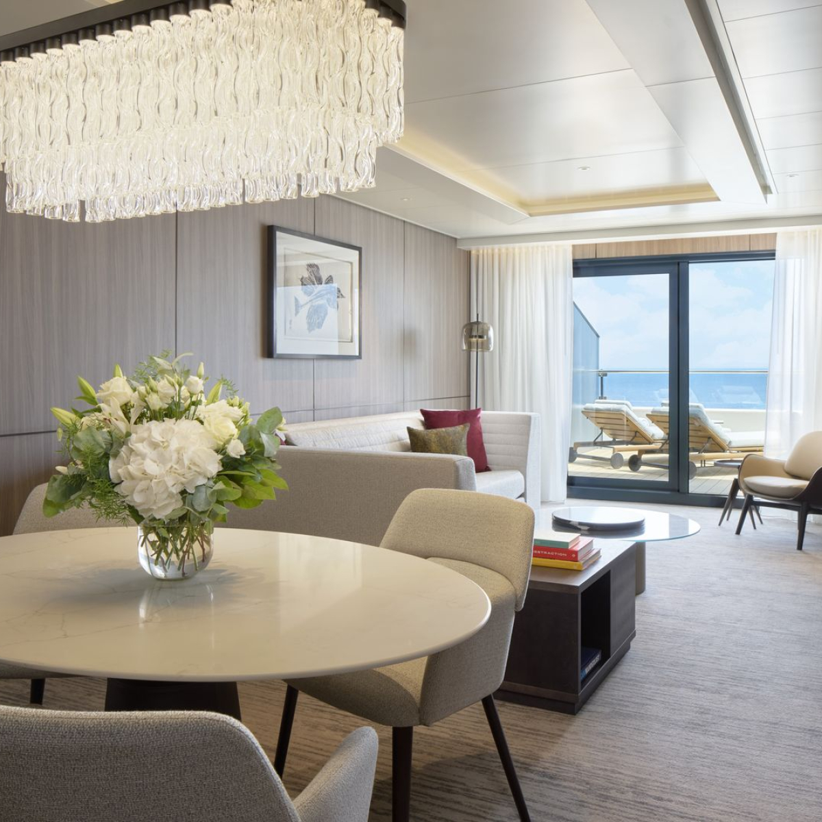 PRECIOSA_Lighting_Ritz_Carlton_Yacht_Luminara_LU_2025_Edgardo Contreras_The Concierge Suite_001_fullhd