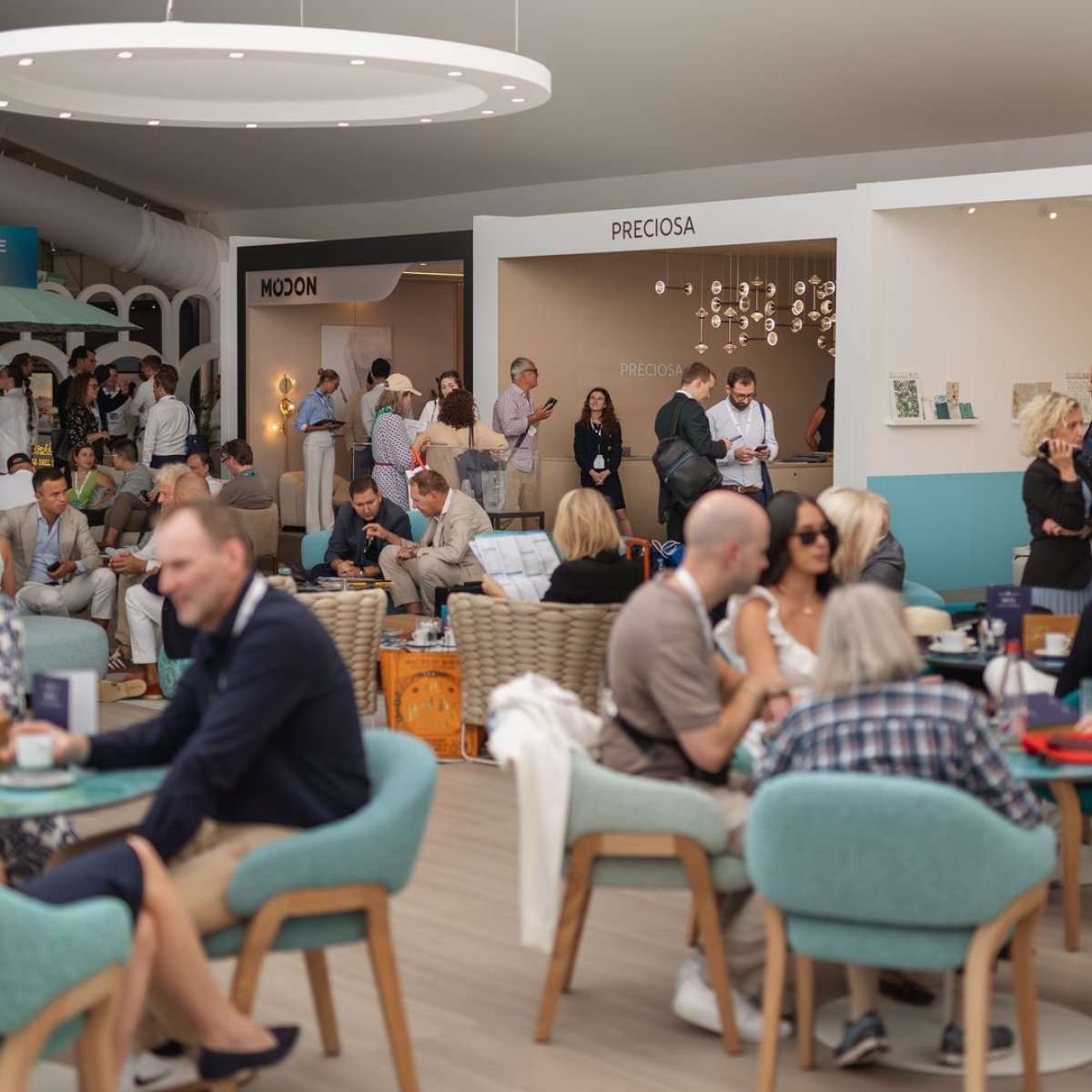 PRECIOSA_Lighting_MYS2025_Crystal_Links_David_Markovic_fullhd14 - kopie