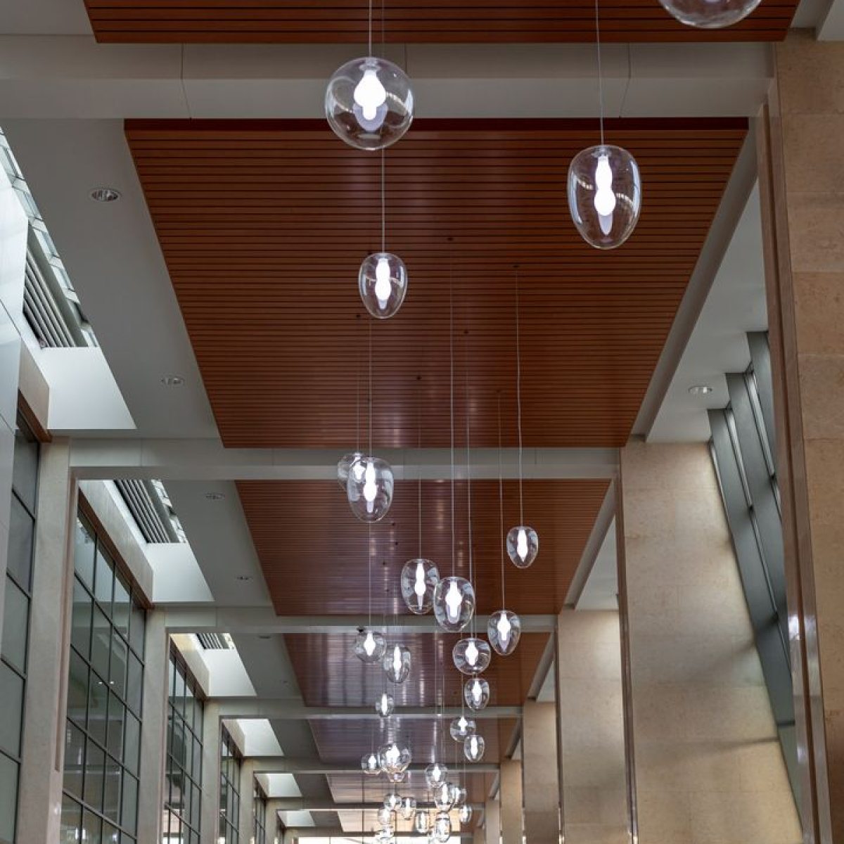 PRECIOSA_Lighting_Hospital_Bahrain_Vyslouzi_7_full_fullhd