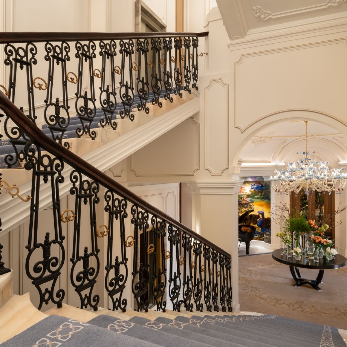 PRECIOSA_Lighting_CorinthiaBucharest_Oct2024_SignatureSuite_Livingroom wide 1_web max -2-