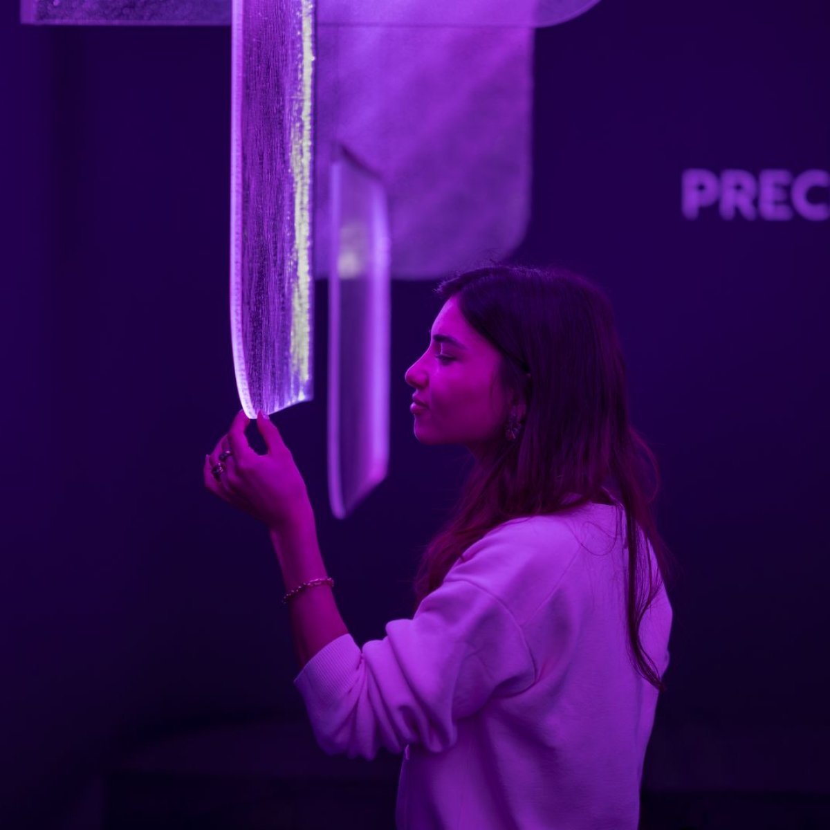 PRECIOSA_Lighting_MDW2026_Drifting_Lights_Mood_Jan_Doležal_10_fullhd (1)