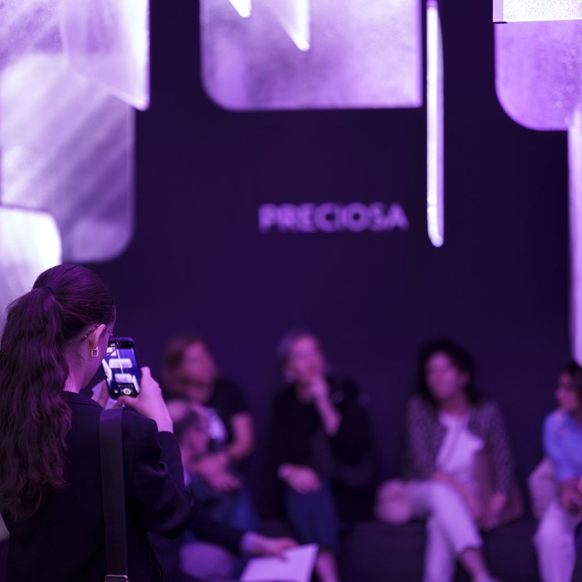 PRECIOSA_Lighting_MDW2026_Drifting_Lights_Mood_Jan_Doležal_29_fullhd