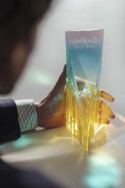 PRECIOSA_Lighting_AHEAD_Award_MakingOf_Trophy_Jan_Dolezal_10