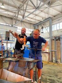 Sklářská výroba panenky Unicef