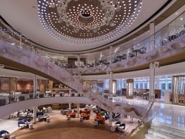 Dynamic luminaire in the atrium