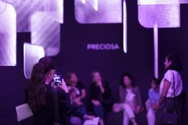 PRECIOSA_Lighting_MDW2026_Drifting_Lights_Mood_Jan_Doležal_29_fullhd