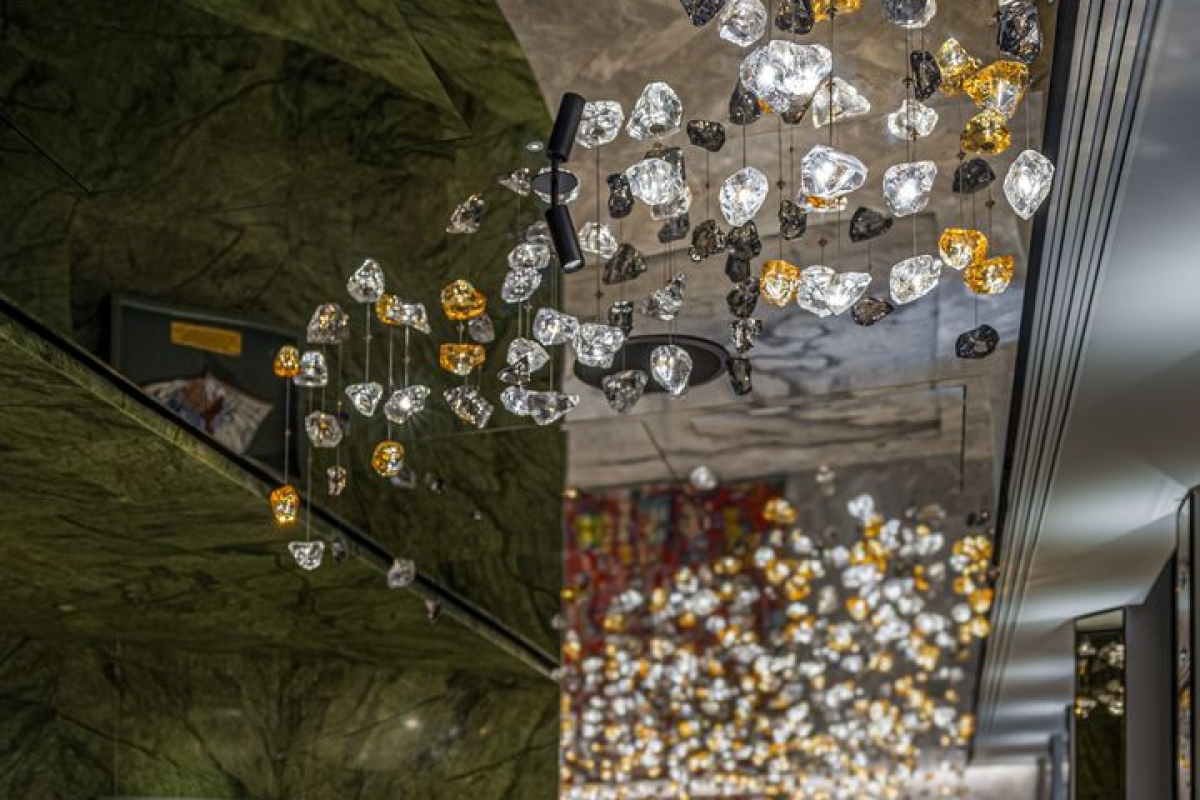 PRECIOSA_Lighting_Mandarin_Oriental_London_Raw_Crystal_Katerina_Souckova_11