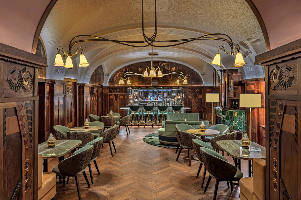 PRECIOSA_Lighting_PEU_HotelEvropa_Czechia_Eric_Laignel _fullhd - kopie