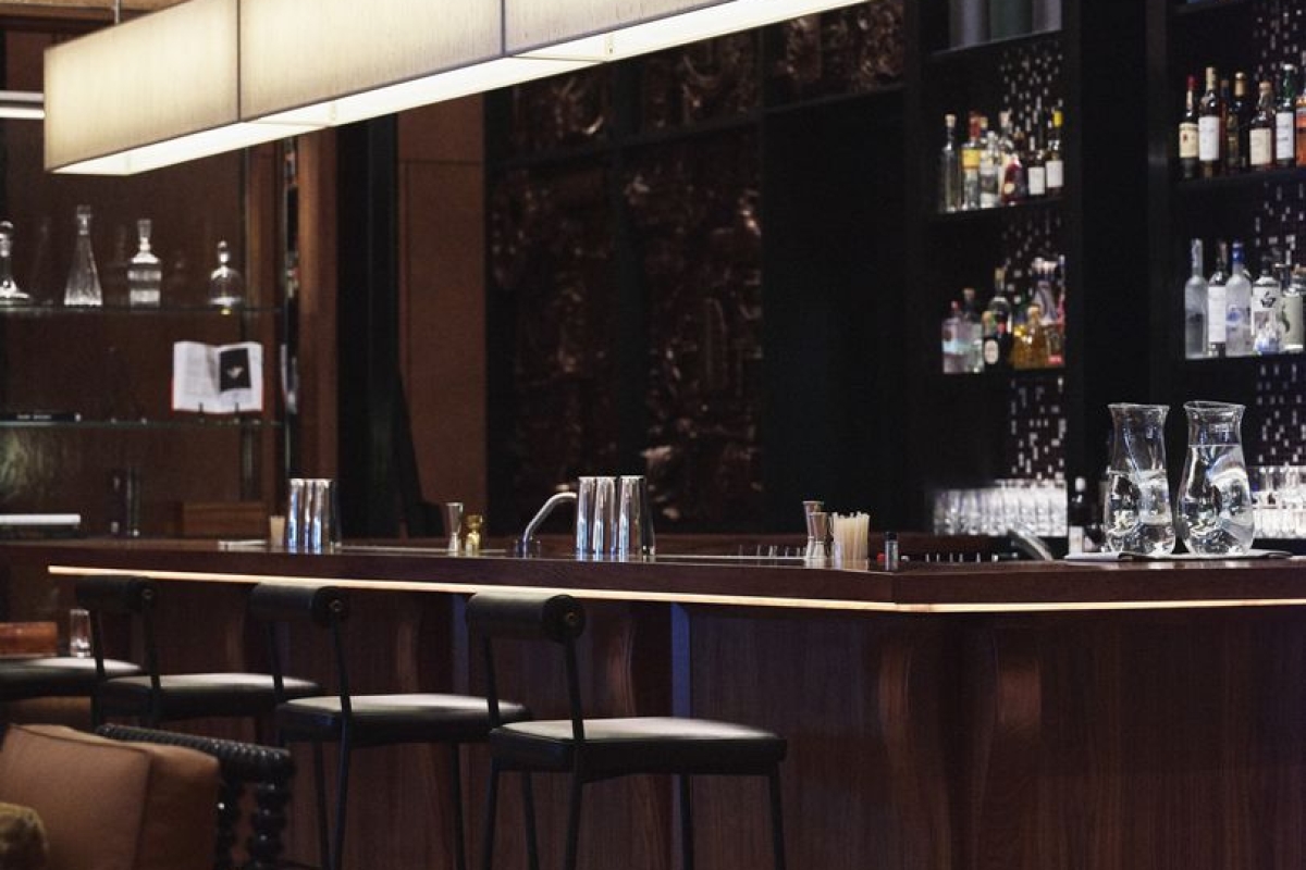PRECIOSA_Lighting_Park_Hyatt_Nine_Elms_London_BAR LOUNGE_BAR_SIDE VIEW_fullhd