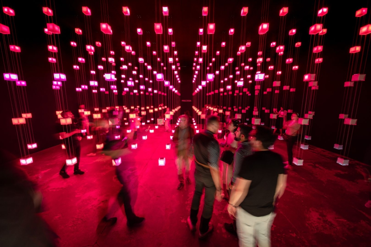 PRECIOSA_Lighting_MDW24_CrystalBeat_Photo_JanDolezal (13)_fullhd