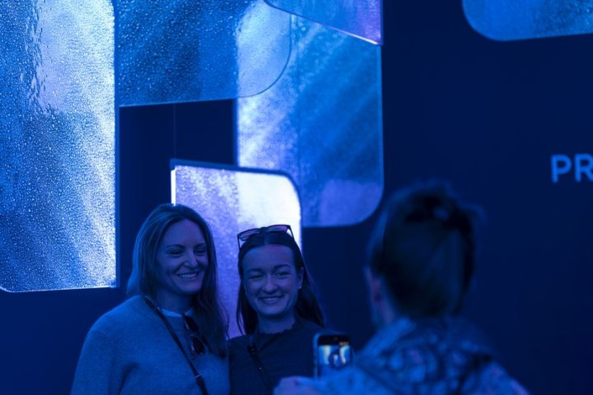 PRECIOSA_Lighting_MDW2026_Drifting_Lights_Mood_Jan_Doležal_5_fullhd (1)