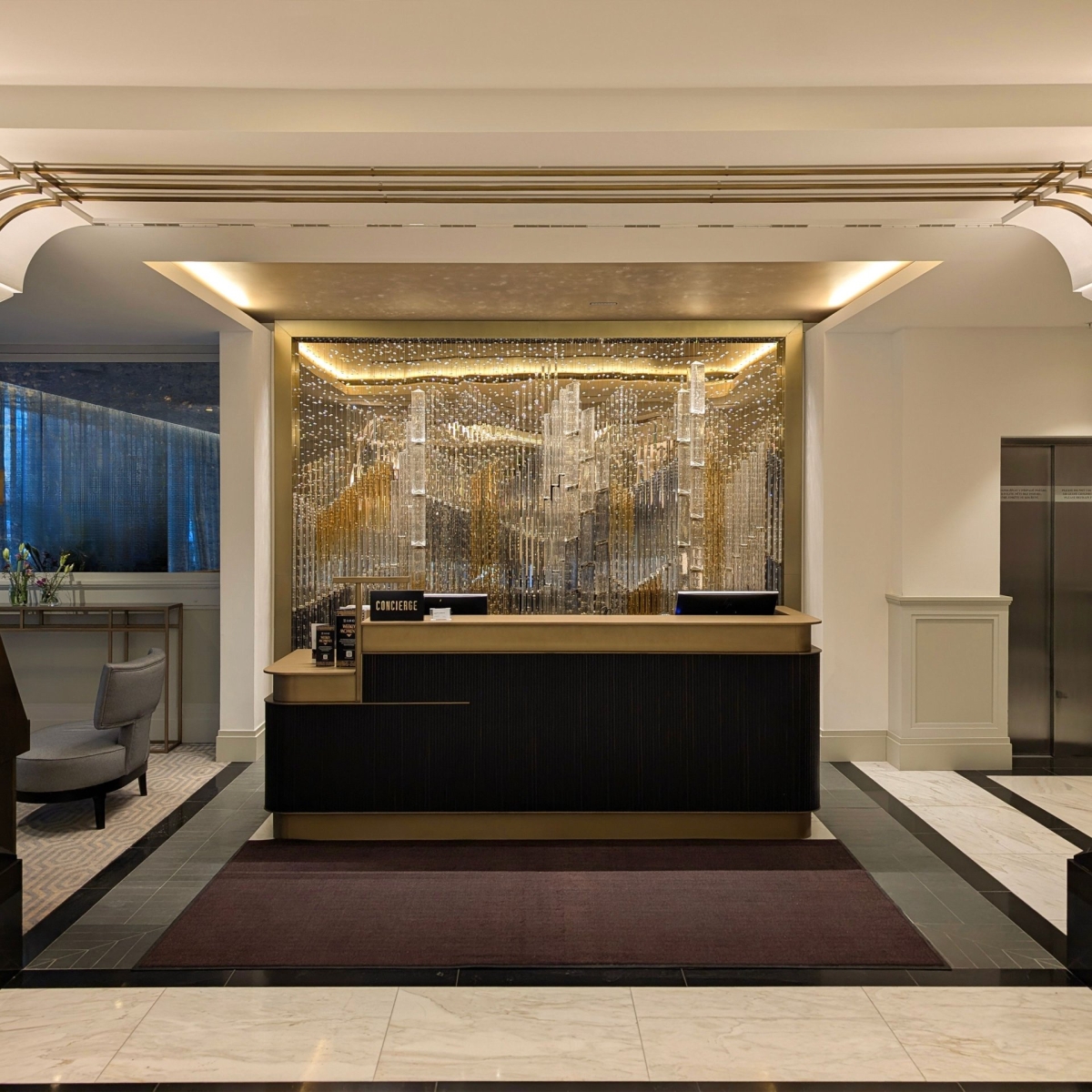 3840x3840-Hilton-Prague