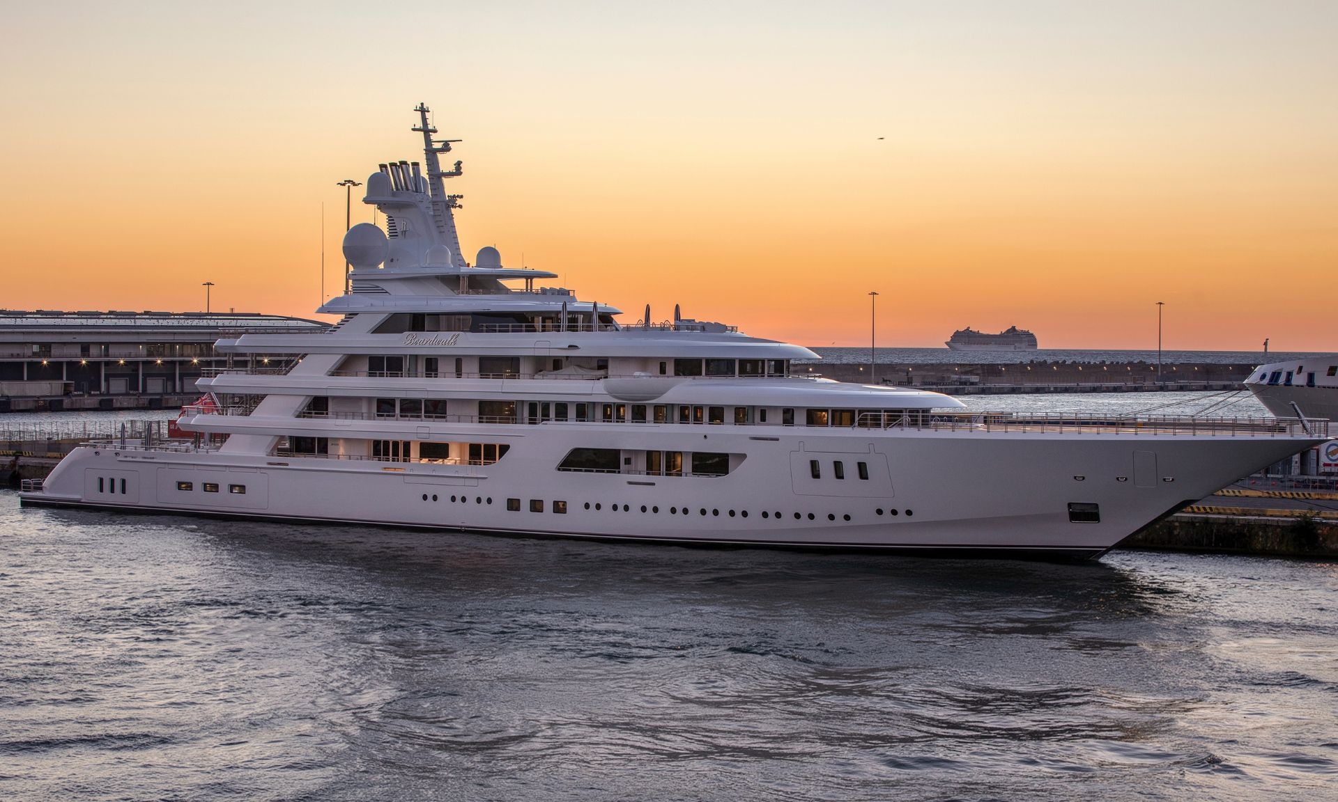 Super yacht Boardwalk